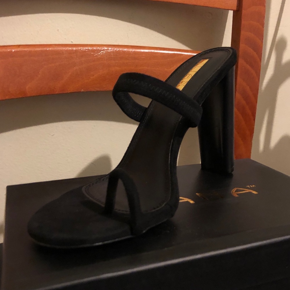 Black sandal heel